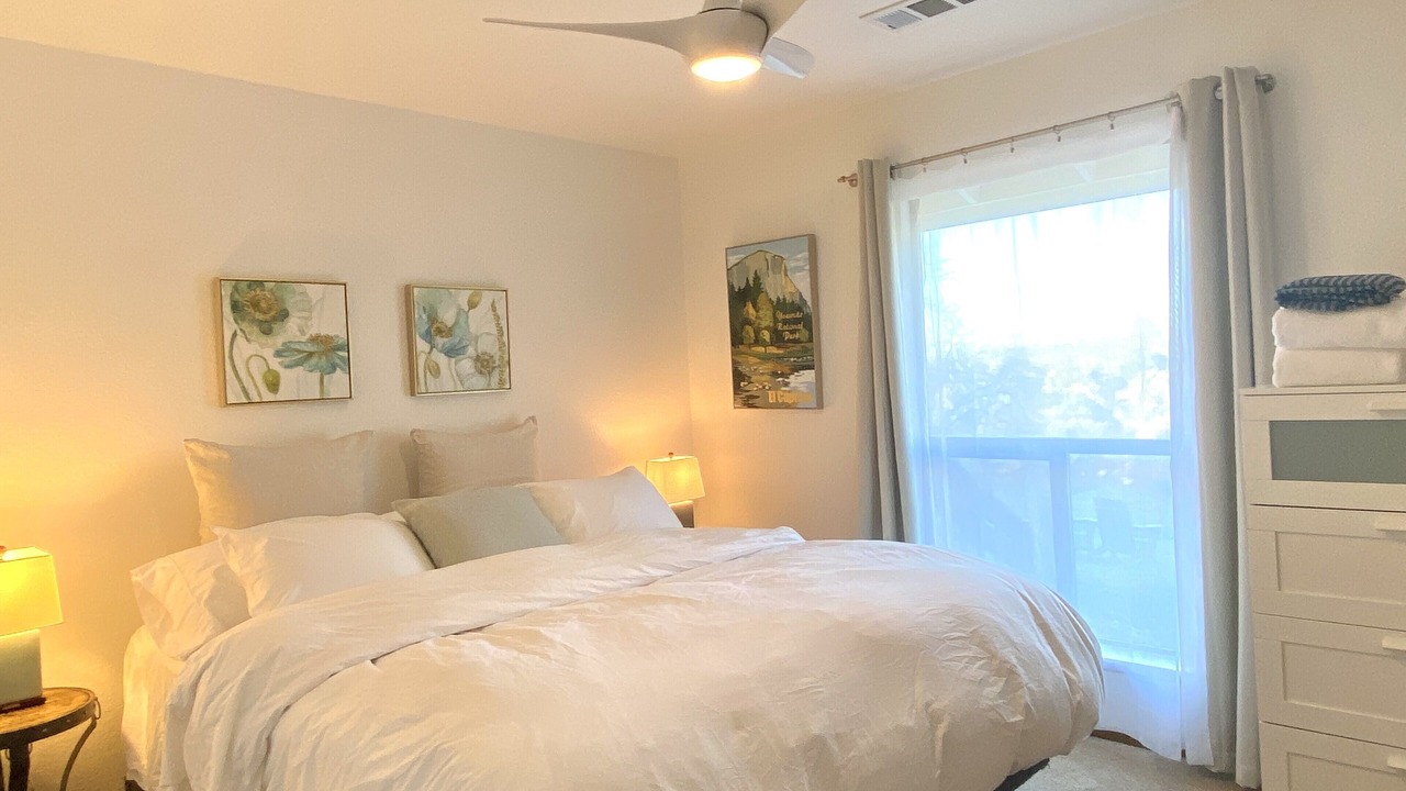 Photo of Bedroom in Yosemite Lakes