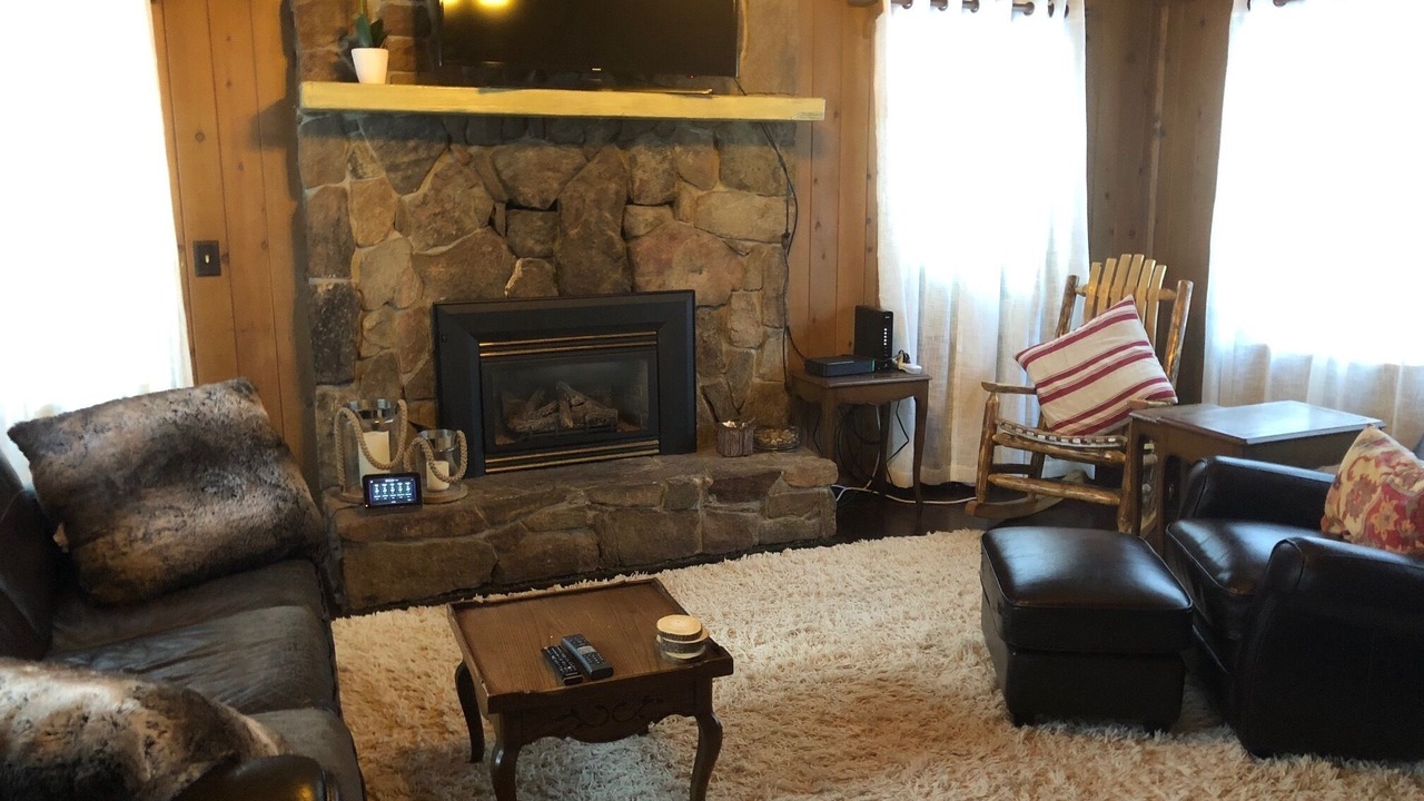 Photo of Livingroom in Twain Harte