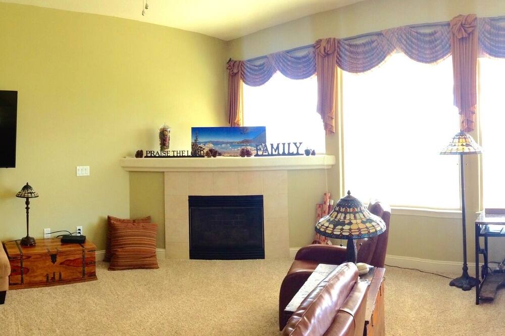 Photo of Livingroom in Carson City