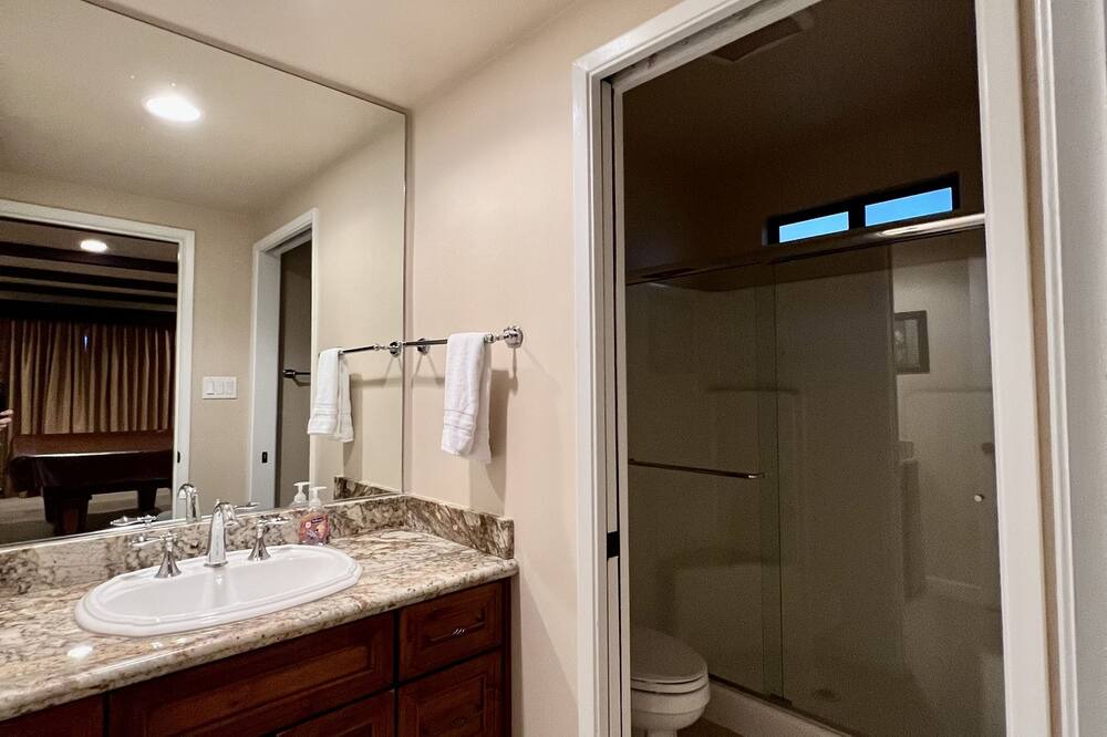 Photo of Bathroom in Oak Shores