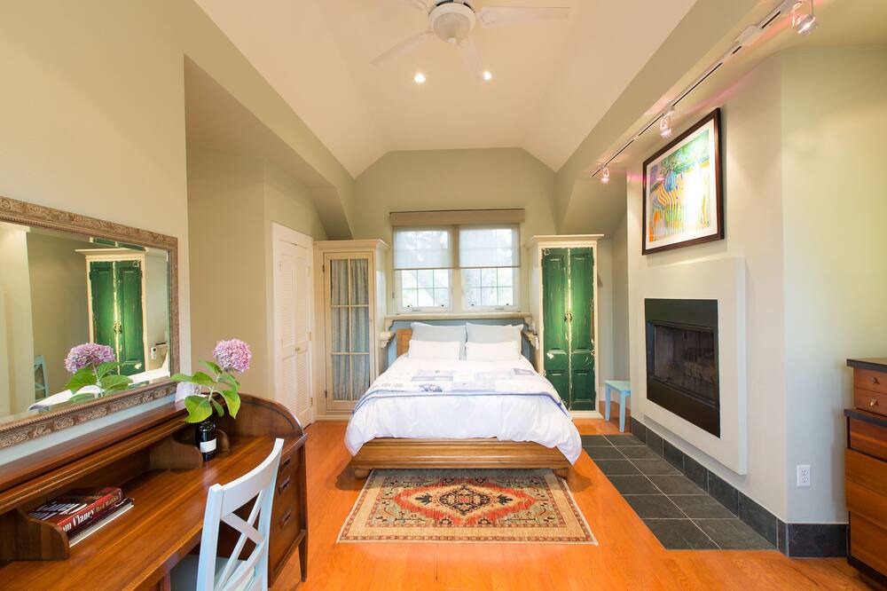 Photo of Livingroom in St. Helena