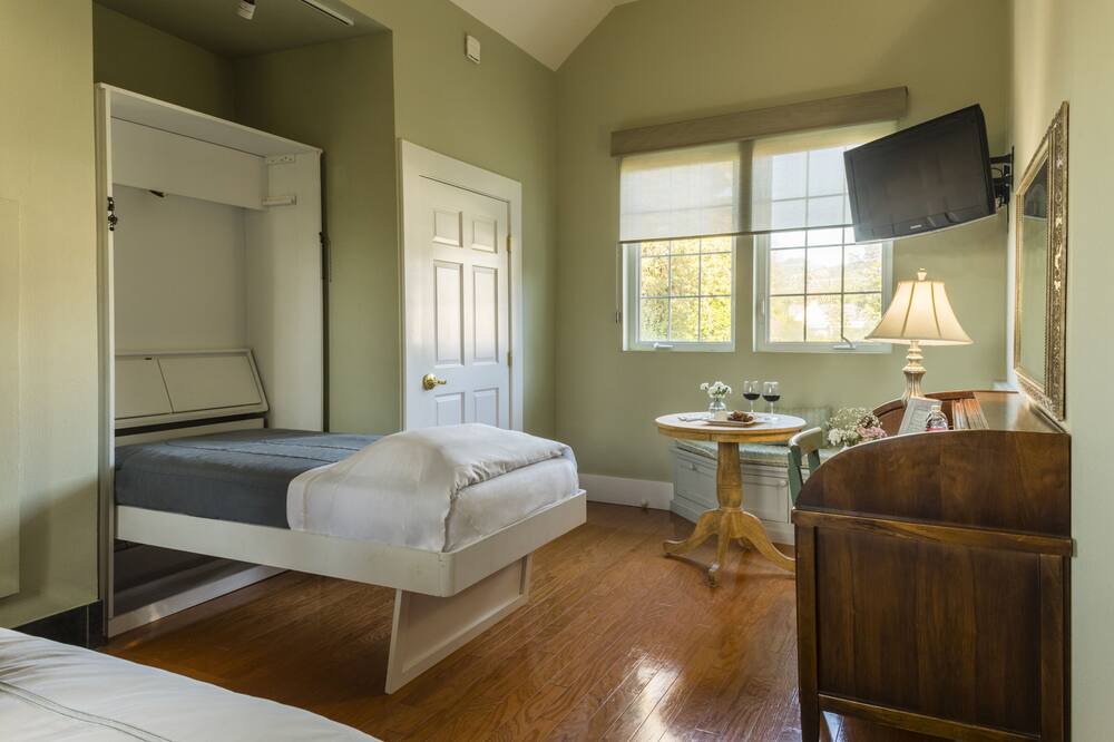 Photo of Bedroom in St. Helena