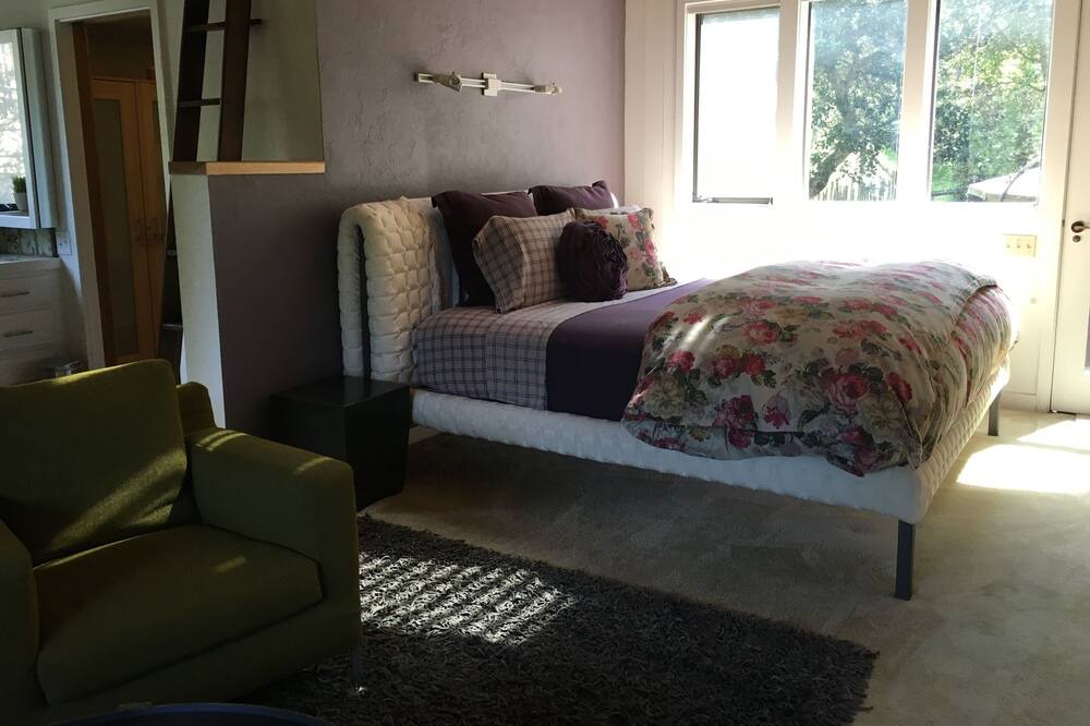 Photo of Livingroom in Salinas