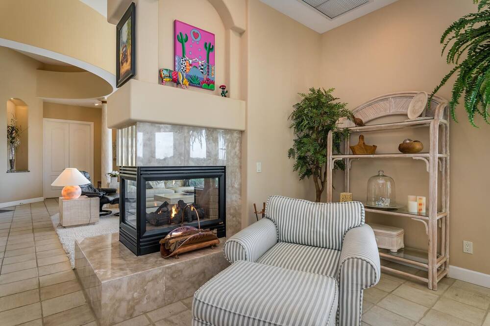 Photo of Livingroom in Templeton