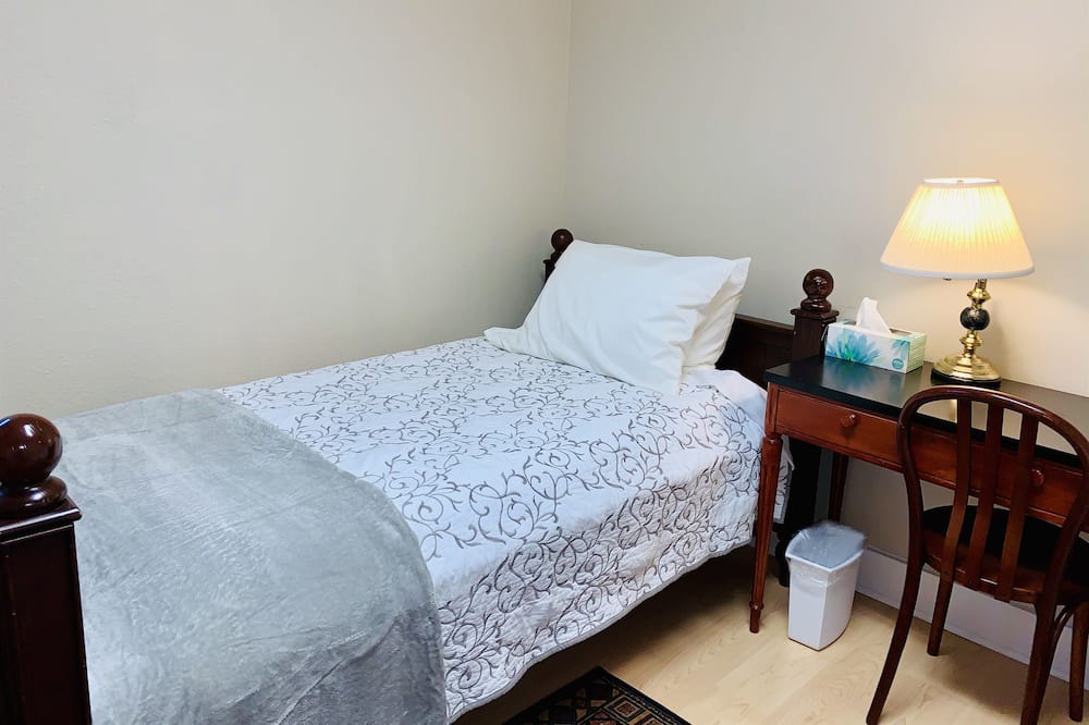 Photo of Bedroom in Edgewood Park