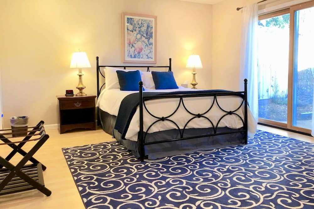 Photo of Bedroom in Edgewood Park