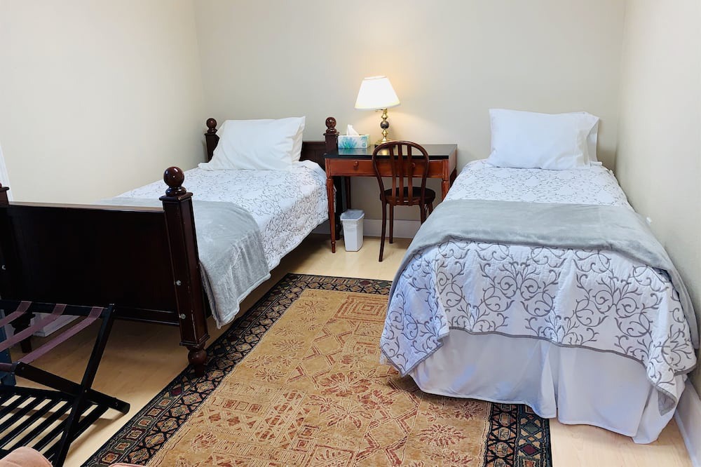 Photo of Bedroom in Edgewood Park