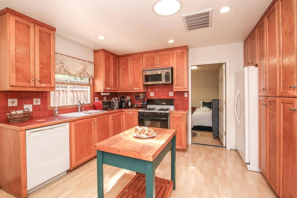 Photo of Kitchen in Edgewood Park