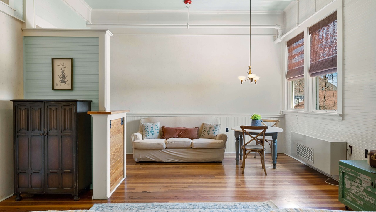 Photo of Bedroom in McCloud