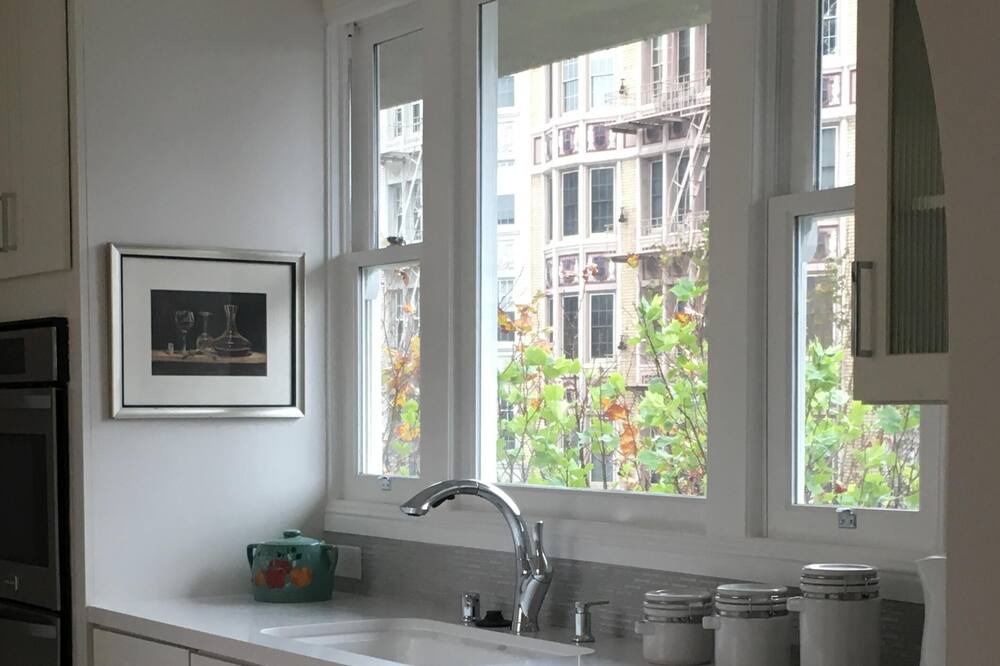 Photo of Others in Pacific Heights