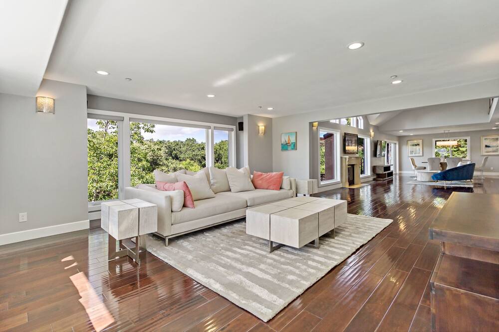 Photo of Livingroom in Hayward