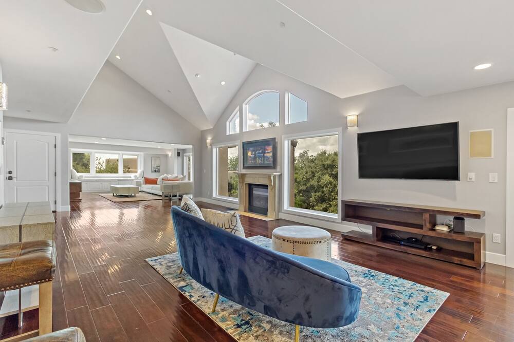 Photo of Livingroom in Hayward