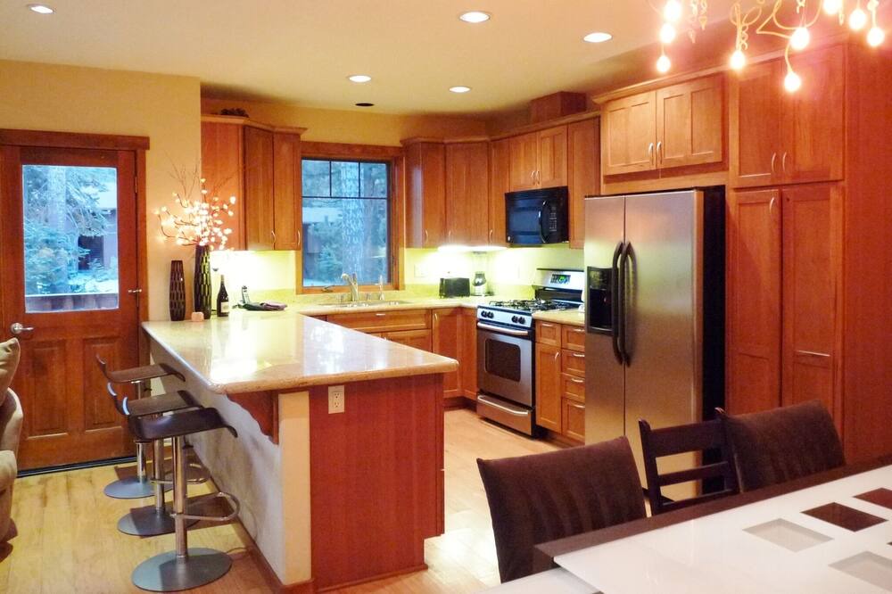 Photo of Kitchen in Mammoth Lakes