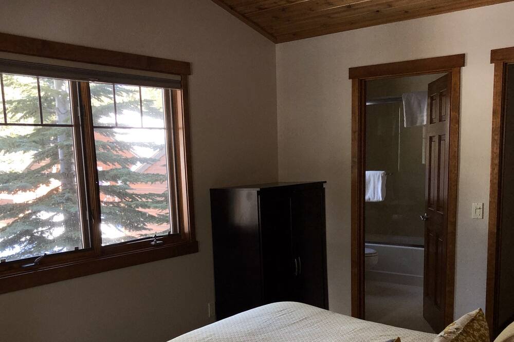 Photo of Bathroom in Mammoth Lakes