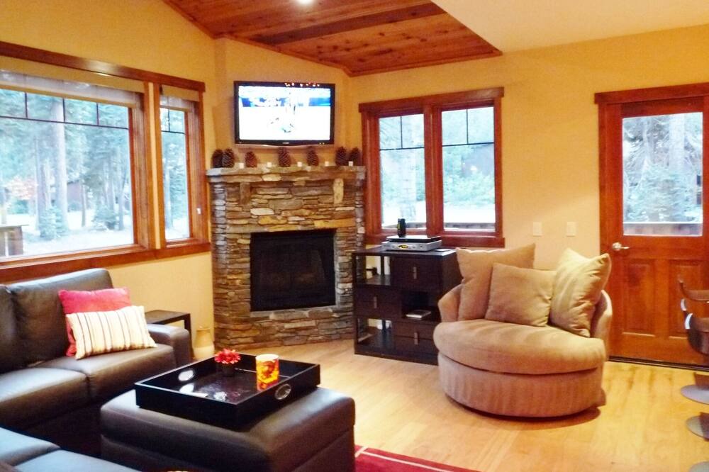 Photo of Livingroom in Mammoth Lakes