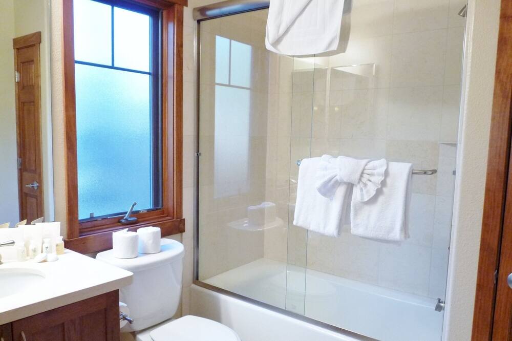 Photo of Bathroom in Mammoth Lakes