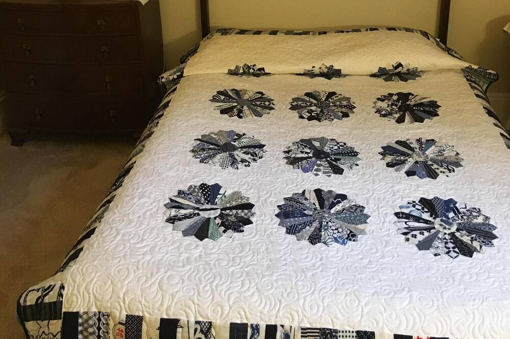 Photo of Bedroom in Nevada City