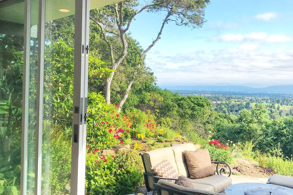 Photo of Bedroom in Los Gatos