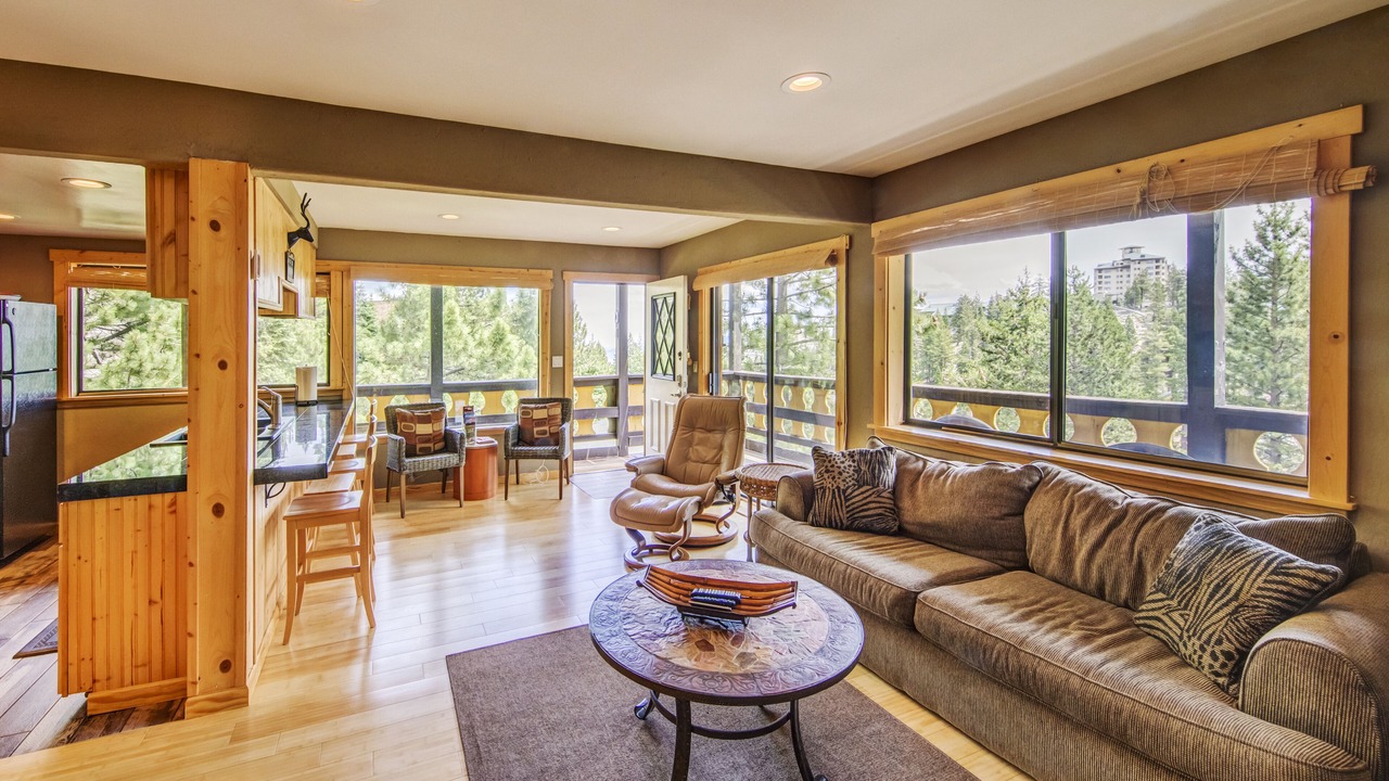 Photo of Livingroom in Tahoe Village