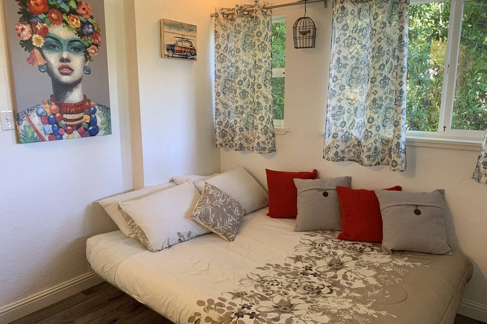 Photo of Bedroom in Holy City