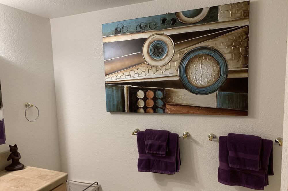 Photo of Bedroom in Holy City