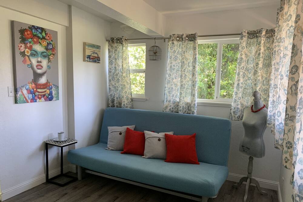 Photo of Livingroom in Holy City