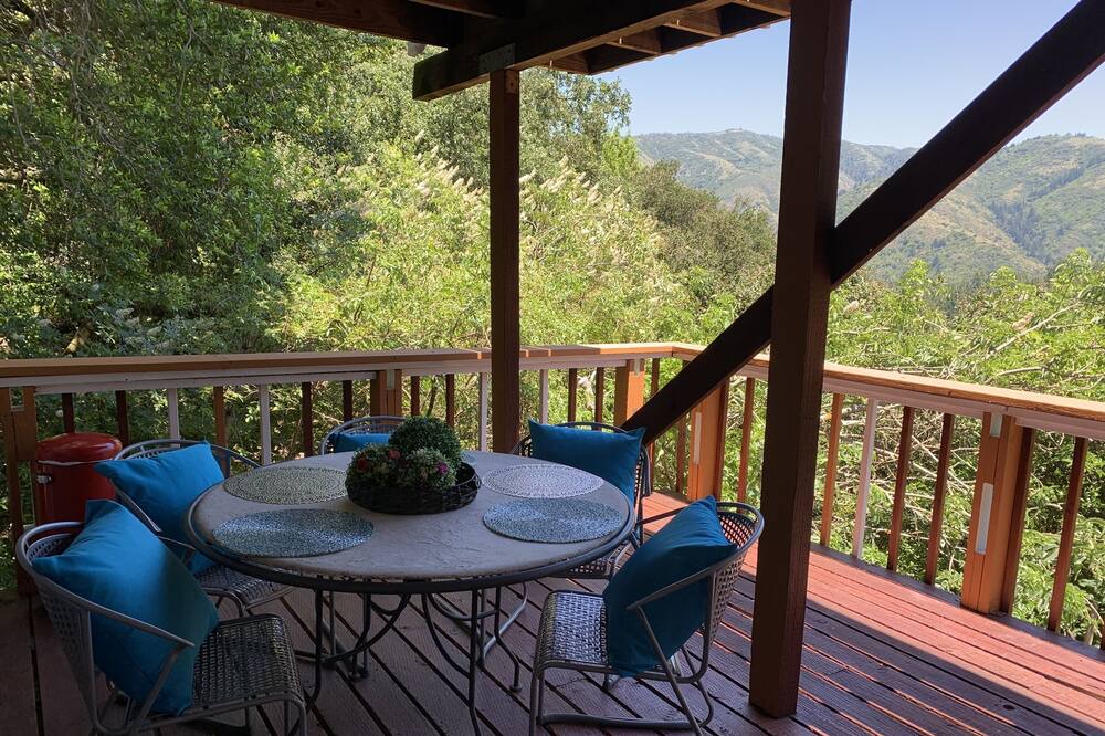 Photo of Patio Balcony in Holy City