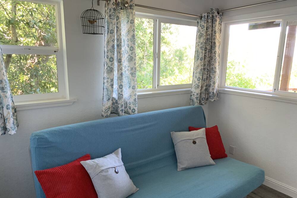 Photo of Livingroom in Holy City