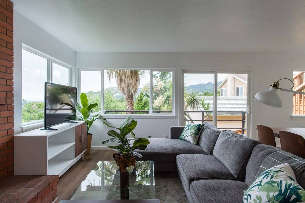 Photo of Livingroom in Sequoyah