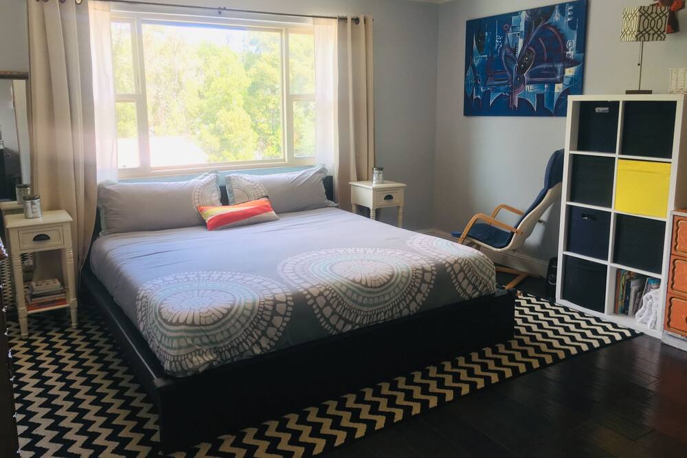 Photo of Bedroom in Oakland