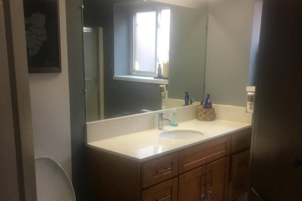 Photo of Bathroom in Oakland