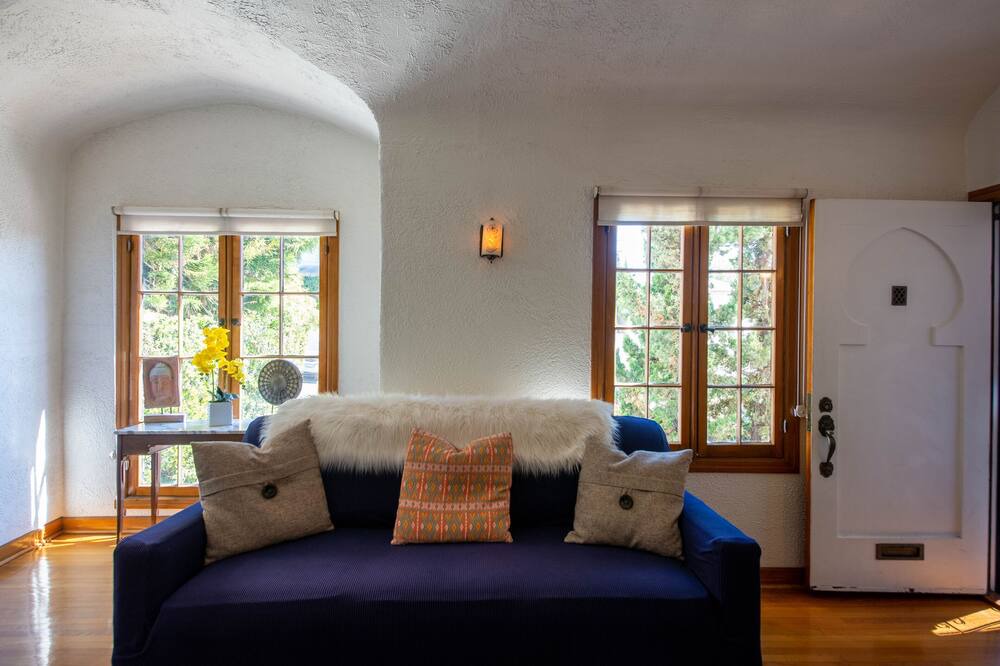 Photo of Livingroom in Los Feliz