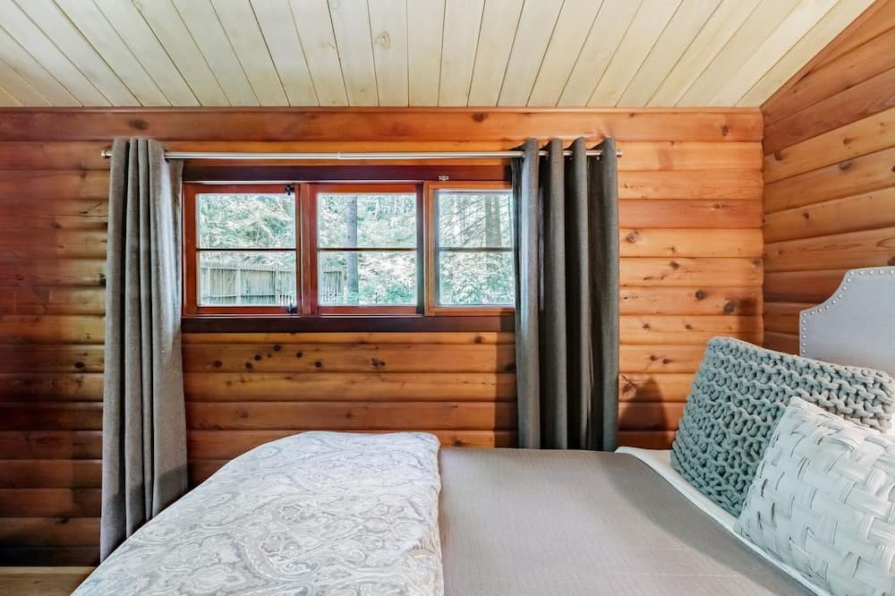 Photo of Bedroom in Cazadero