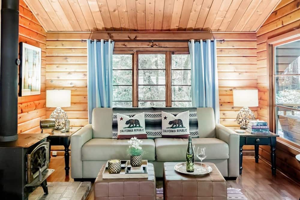 Photo of Livingroom in Cazadero