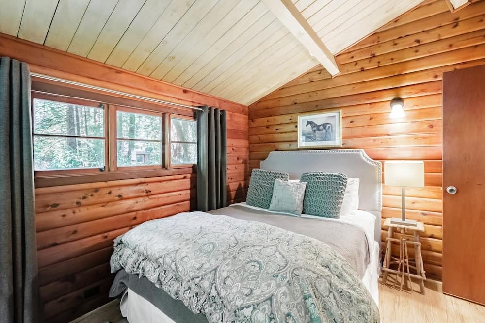 Photo of Bedroom in Cazadero