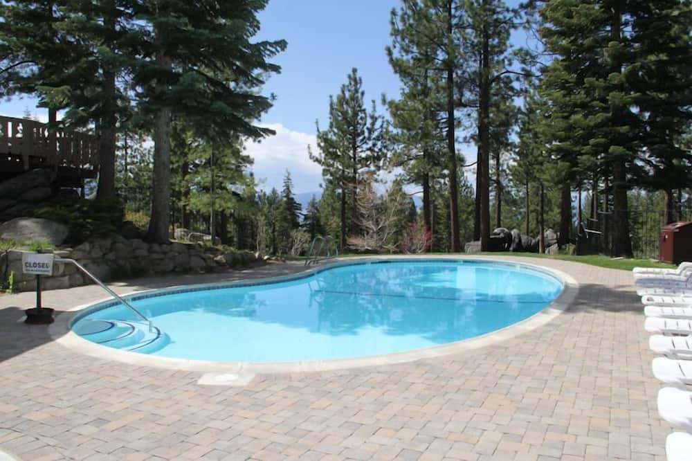 Photo of Outdoor in Tahoe Tyrol