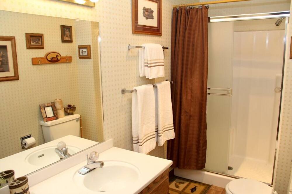 Photo of Bathroom in Tahoe Tyrol