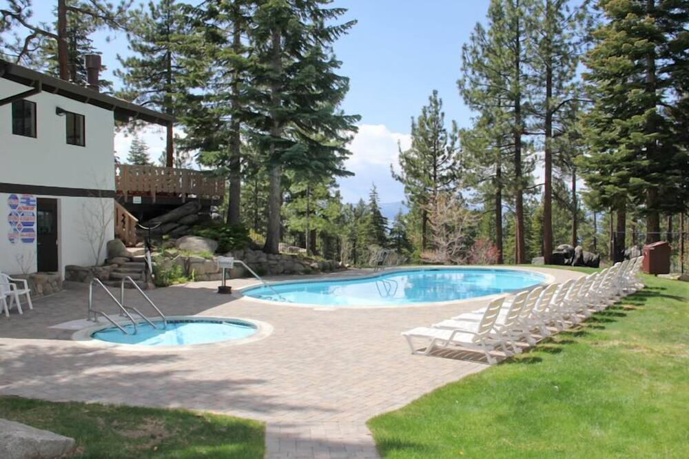 Photo of Outdoor in Tahoe Tyrol