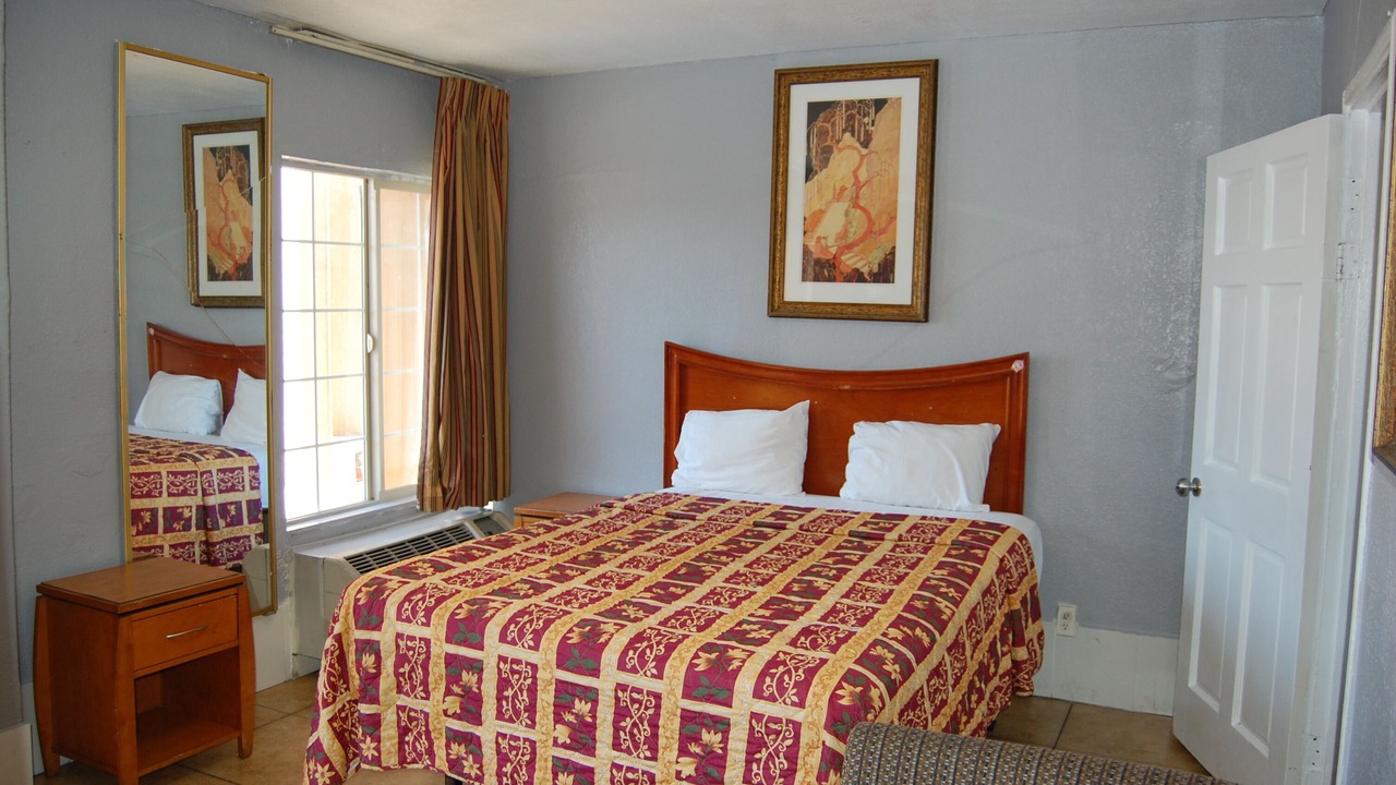 Photo of Bedroom in Oakland