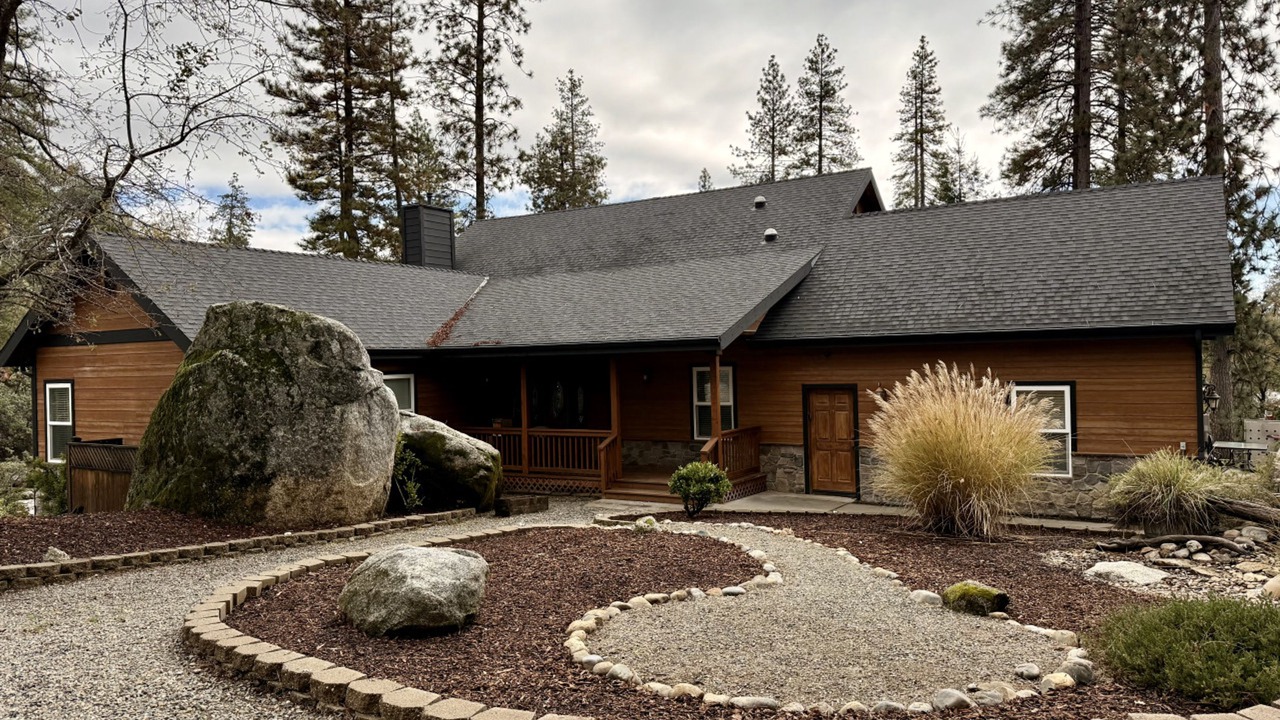 Photo of Others in Mariposa