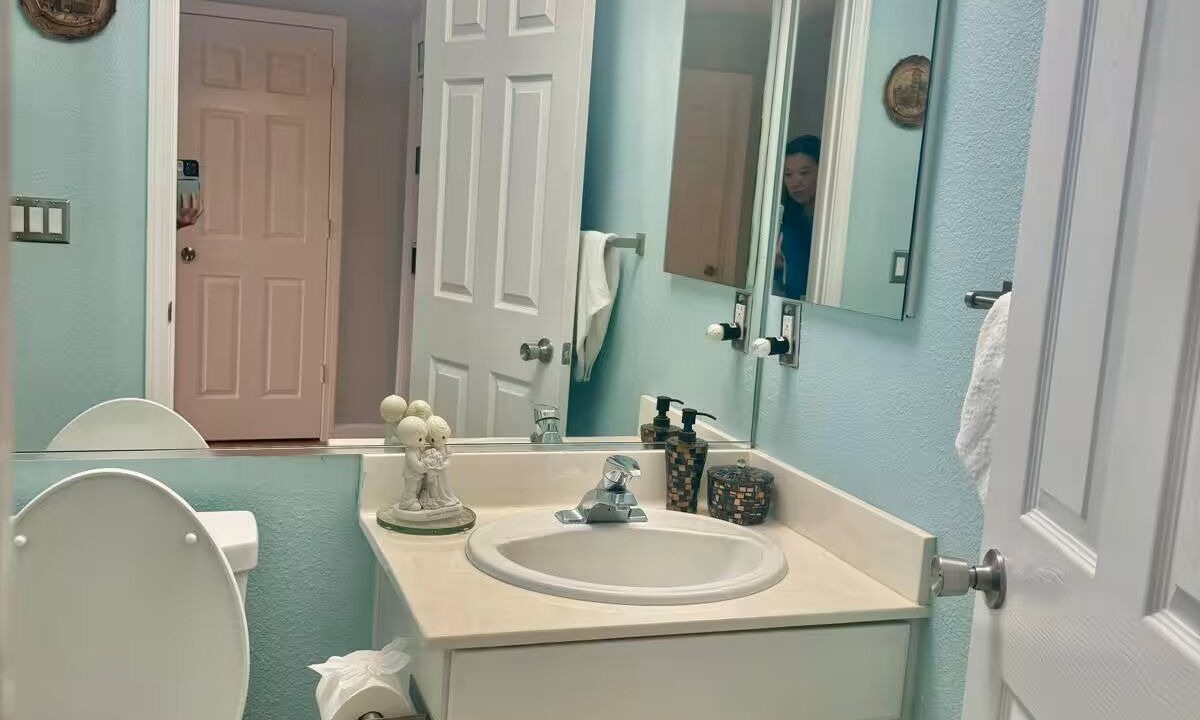 Photo of Bathroom in Bayshore Heights