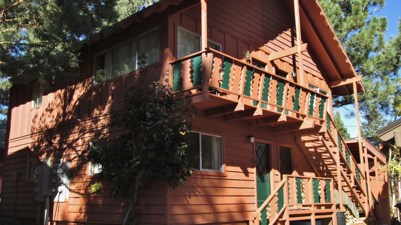 Photo of Buildings in Mammoth Lakes