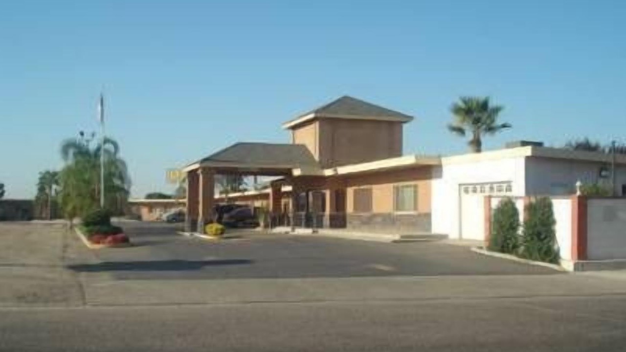 Photo of Buildings in Tulare