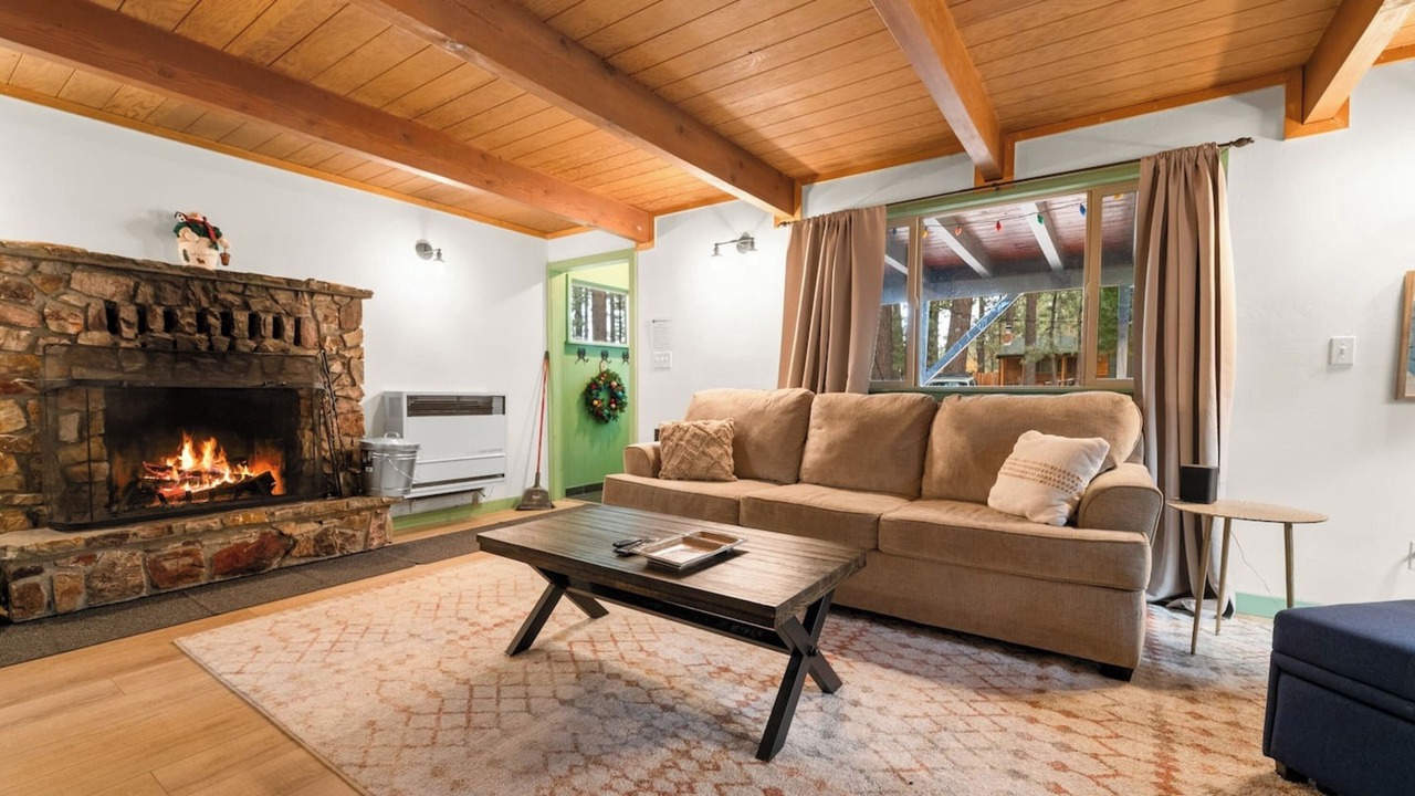 Photo of Livingroom in Big Bear Lake