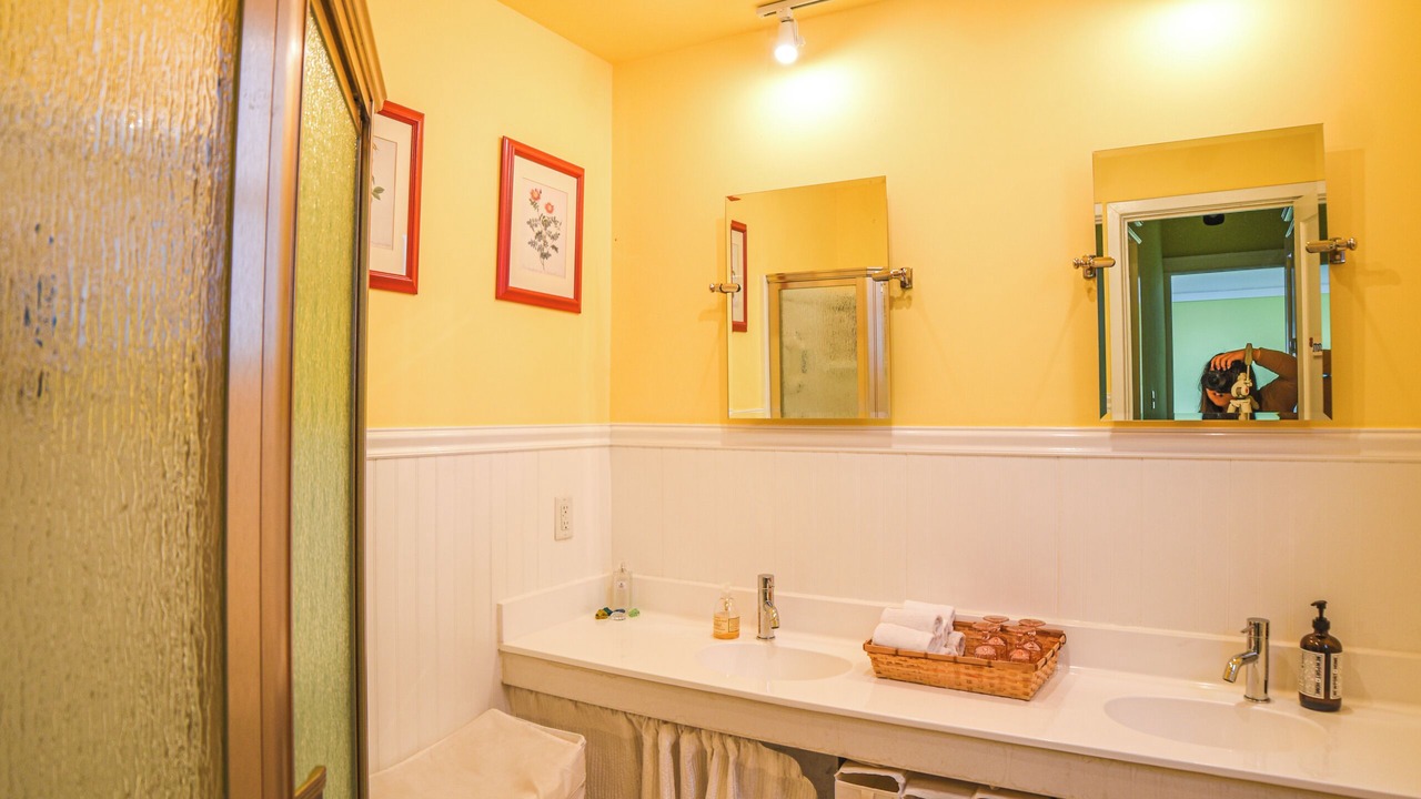 Photo of Bathroom in Lake Street