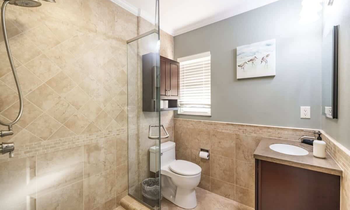 Photo of Bathroom in Northwest Anaheim