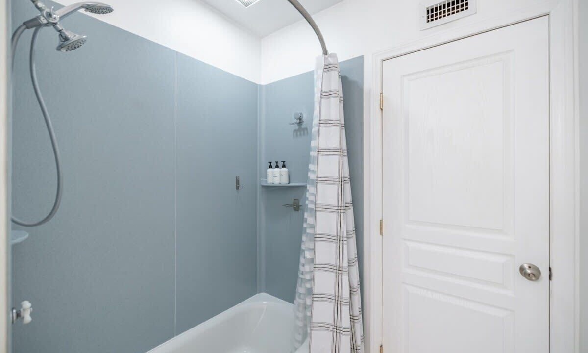 Photo of Bathroom in Northwest Anaheim