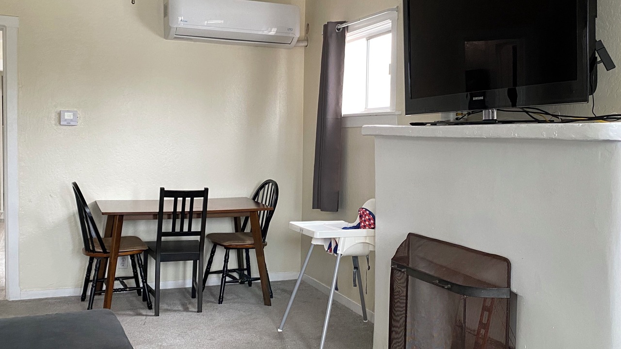 Photo of Livingroom in Alameda