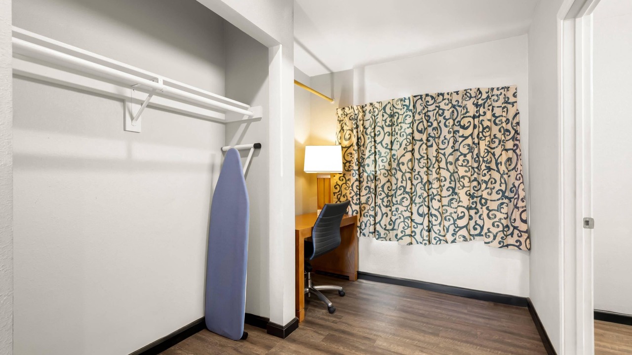 Photo of Bedroom in Ridgecrest