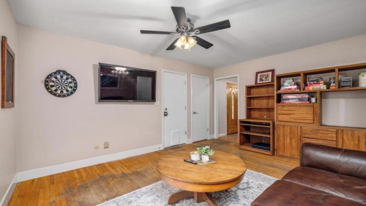 Photo of Livingroom in Davis